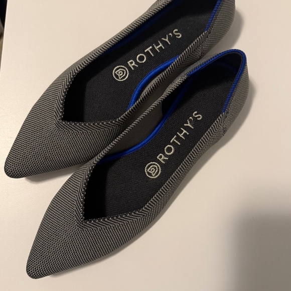 Rothys flats- The Point - Picture 1 of 4